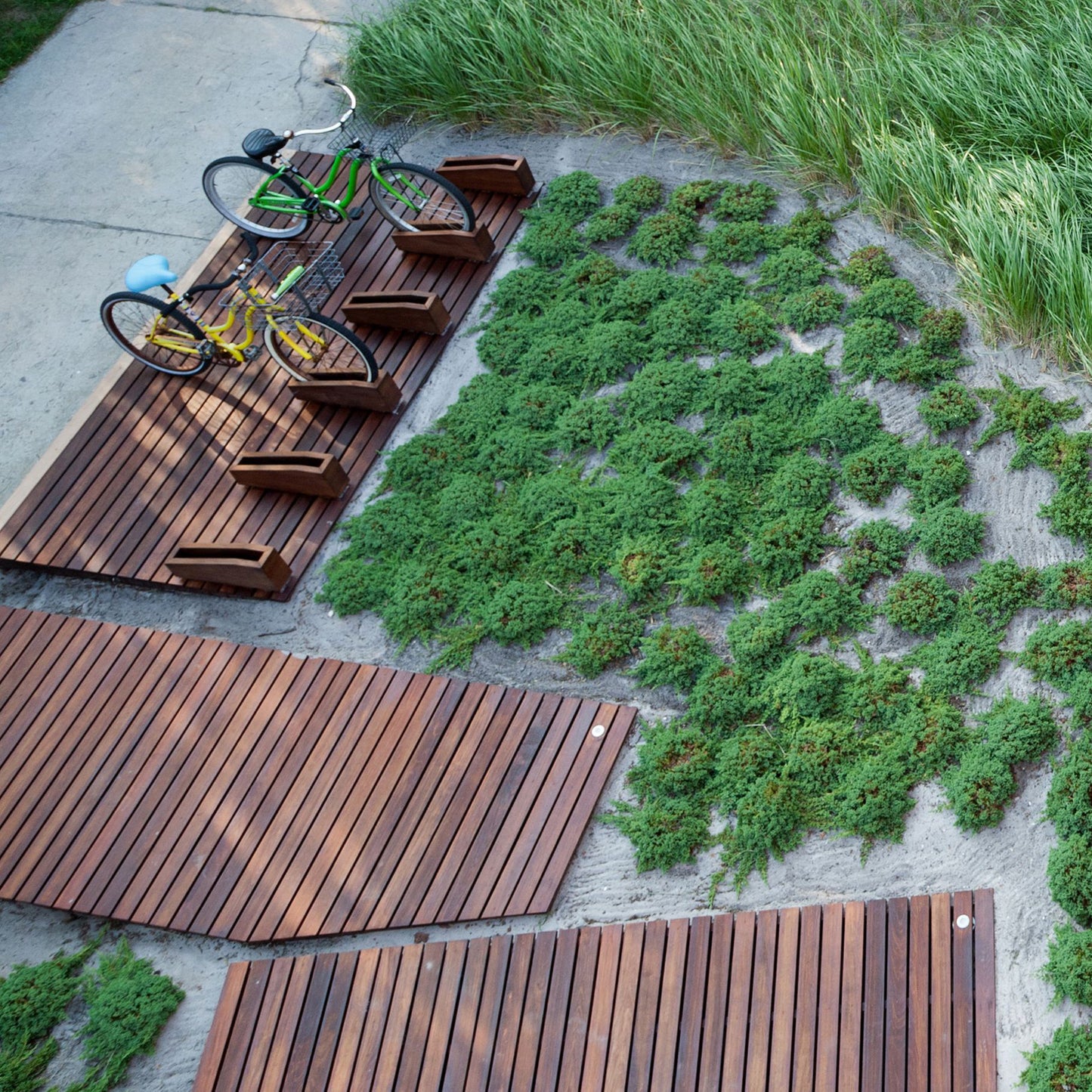 1x4 Western Red Cedar One-Sided Pre-Grooved - Select Knotty (STK) Appearance Grade - S1S2E/Green