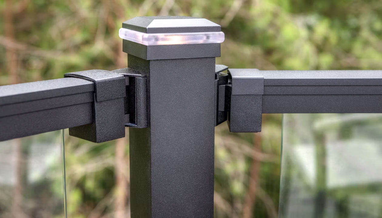 Trex® 2.5″ x 2.5″ LED Aluminum Post Cap Light