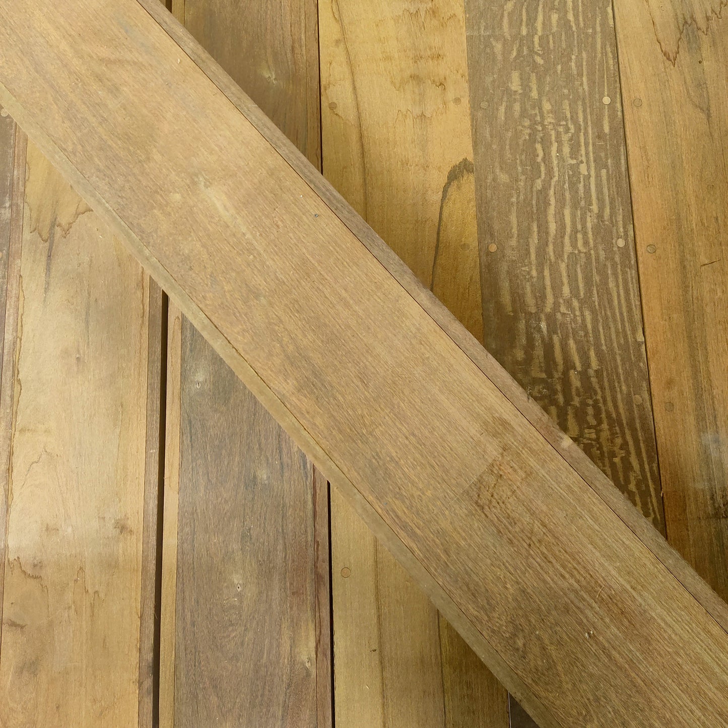 NY0222002 - B-Grade Ipe Slip Posts